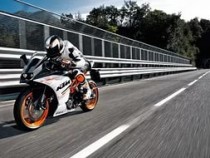Yamaha создали мотоцикл управляемый роботом