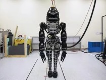 Google представила обновленного робота Atlas, который похож на терминатора