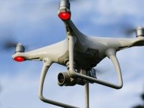 DJI представила квадрокоптер Phantom 4