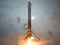 Ракета Falcon 9 в первый раз удачно села на платформу в океане