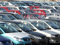 Импорт мощных подержанных автомобилей в России рухнул до исторического минимума