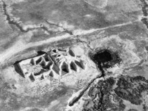 На фотографии с обратной стороны Луны найдена база инопланетян