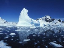 Ученые NASA показали, как тают ледники Арктики‍