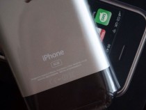 Москвич реализует «самый первый iPhone» за 1,25 млн руб.
