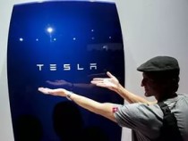 Tesla показала новейшую солнечную батарею в виде крыши