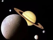 NASA показало рождение и смерть облаков спутника Сатурна