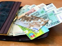 Россияне стали вдвое меньше откладывать деньги на фоне роста цен