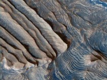 NASA опубликовало фотокарточку спутника Марса с поверхности планеты
