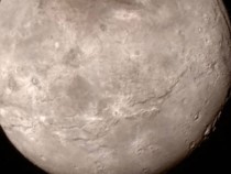 Ученые NASA отыскали на Плутоне таинственную ледяную вышку