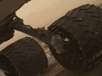 NASA обнаружило у марсохода Curiosity повреждение колеса