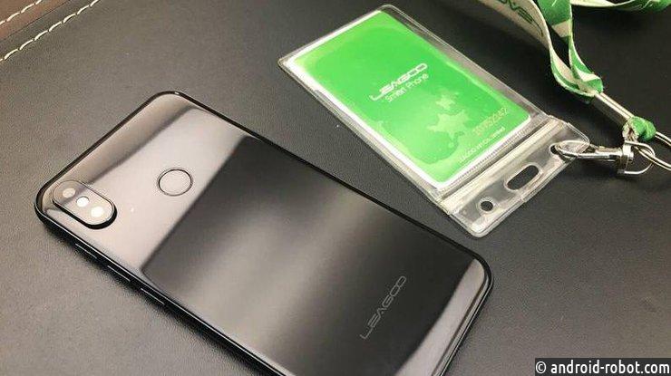 Компания Leagoo представила клона iPhone X
