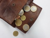 Размер пенсии учителей в РФ при стаже 35–38 лет составит 13 600 рублей в регионах с минимальными зарплатами
