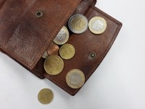 Размер пенсии учителей в РФ при стаже 35–38 лет составит 13 600 рублей в регионах с минимальными зарплатами
