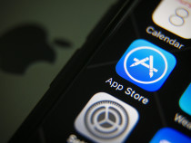 Apple удалила 25 тыс. приложений из App Store для Китая