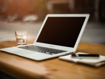 СМИ показали наличие у MacBook сложностей с его клавиатурой