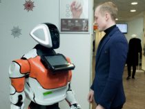 Робот-сотрудник МФЦ успешно прошёл испытательный срок