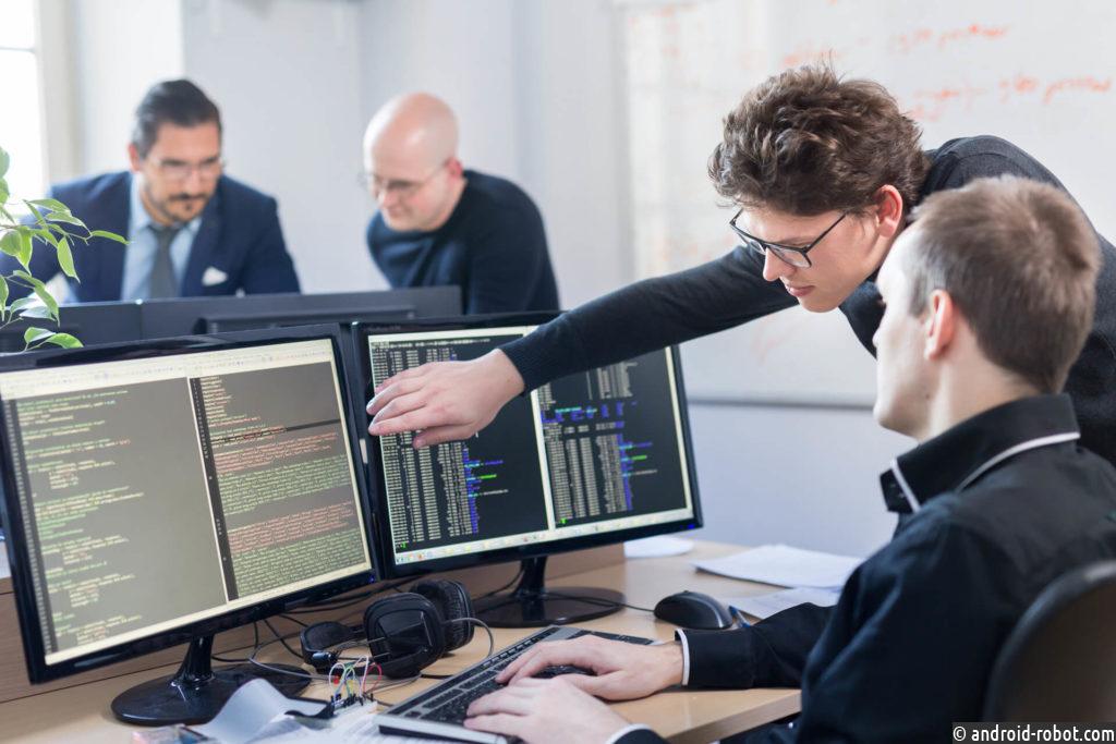 Сотрудники IT-сектора вошли в рейтинг самых переоцененных профессий