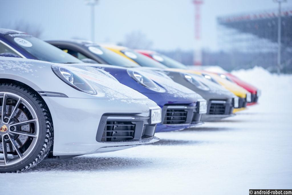 Клиенты Порше Центра Таганка протестировали автомобили Porsche на зимнем треке