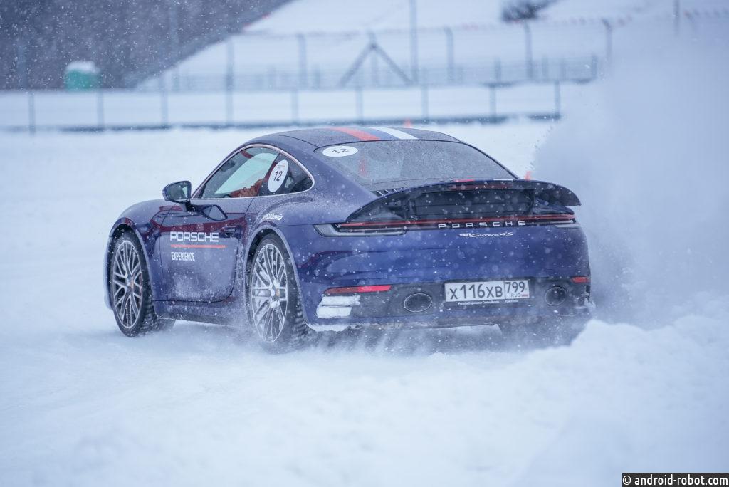  Клиенты Порше Центра Таганка протестировали автомобили Porsche на зимнем треке