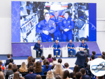 Космонавты пообщались с учеными по российской видеосвязи