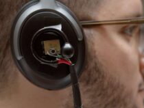 Наушники с искусственным интеллектом позволяют владельцу слушать одного человека в толпе, взглянув на него всего один раз