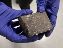 В результате падения метеорита на озеро Квебек появились редкие камни и свидетельства сильной жары