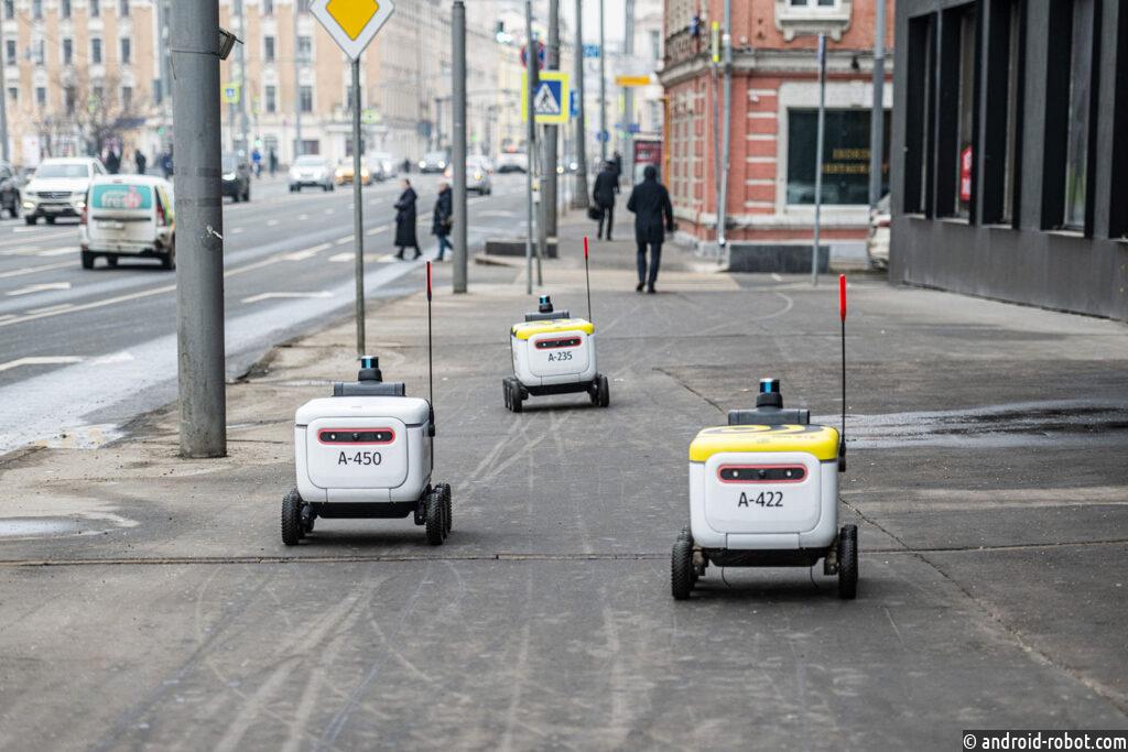 Роботы-доставщики в Москве научатся самостоятельно заезжать в лифты