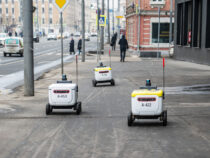 Роботы-доставщики в Москве научатся самостоятельно заезжать в лифты