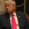 «Электрошокер» в команде Трампа: интернет-теория о тайном устройстве для борьбы со сном