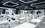 Китай создал сеть тренировочных центров, где люди учат роботов быть людьми